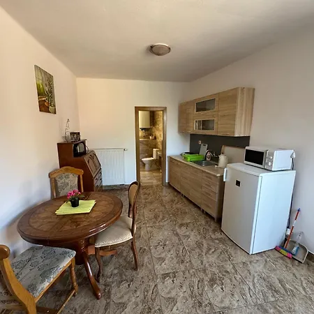 Lägenhet Apartmany Knezicky *